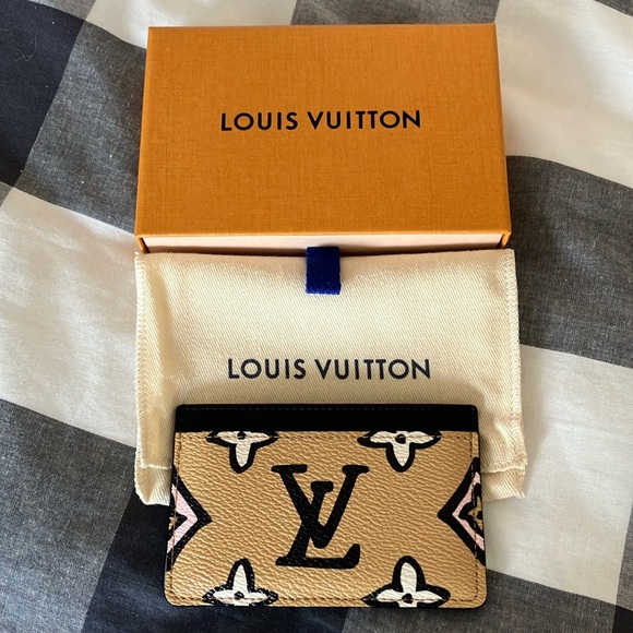 Like New Louis Vuitton Wild at Heart Card Holder/Case 😻 - Picture 1 of 4